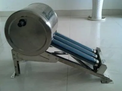 Sistema di riscaldamento dell'acqua solare domestico Prototipo di tubo sottovuoto senza pressione con connessione a spina diretta - immagine 3